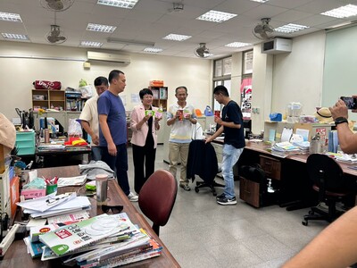教師 中秋 校長及會長 慰勞老師同仁禮物飲料
