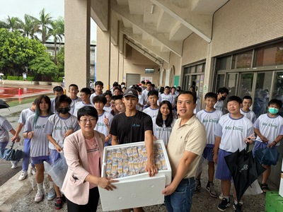 嘉進公司暨家長會贈送消暑冰棒