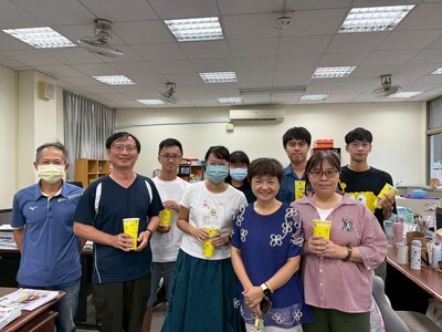 114-06-30校長致贈全校教職員工飲料圖片